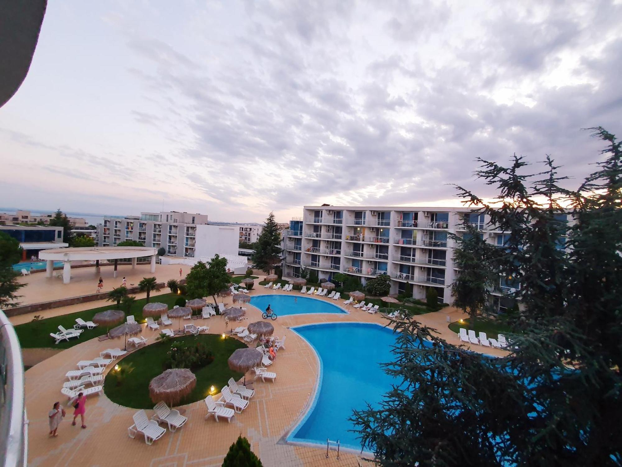 Elena'S Lux Aparthotel - Town & Sea View - Atlantis Spa Sarafovo Esterno foto