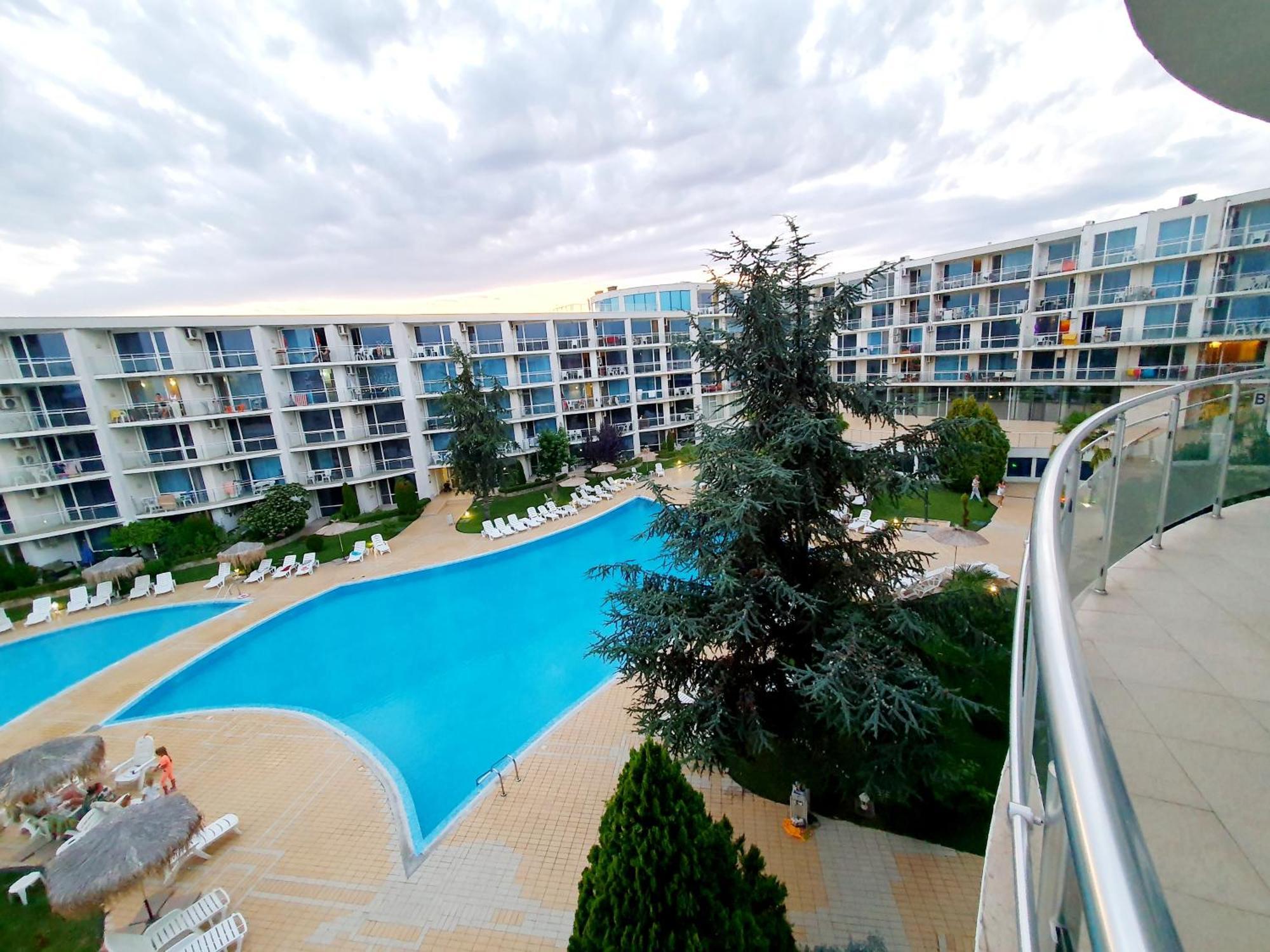 Elena'S Lux Aparthotel - Town & Sea View - Atlantis Spa Sarafovo Esterno foto