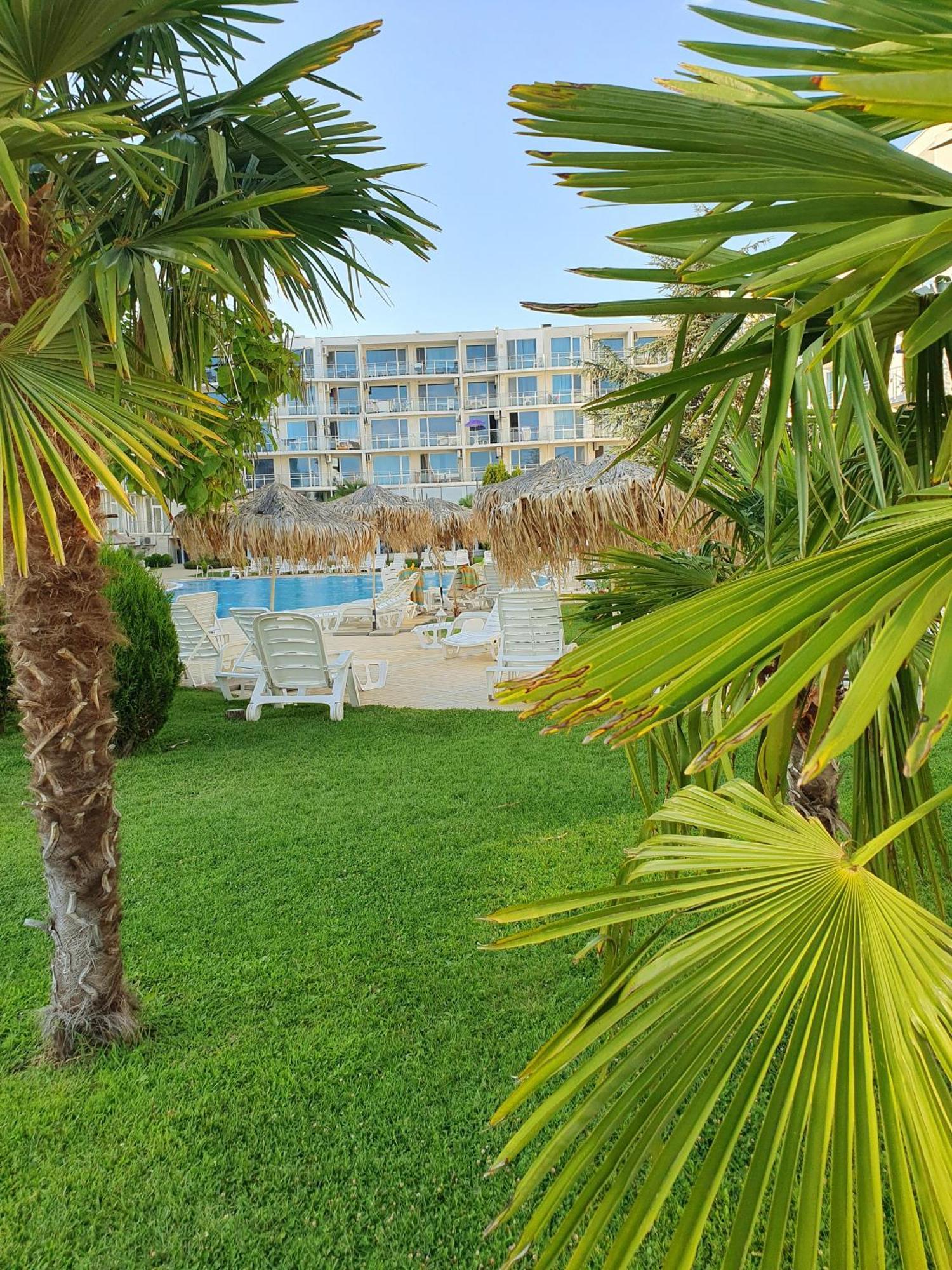 Elena'S Lux Aparthotel - Town & Sea View - Atlantis Spa Sarafovo Esterno foto